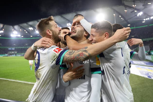 18 12 2019, Soccer, Season 2019 2020, Bundesliga, 16 Matchday VfL Wolfsburg FC Schalke 04, v l Guido BURGSTALLER FC Schalke 04 , Ozan Kabak FC Schalke 04 , Amine Harit FC Schalke 04 DFL REGULATIONS PROHIBIT ANY USE OF PHOTOGRAPHS AS IMAGE SEQUENCES AND OR QUASI VIDEO Wolfsburg VW Arena NDS Germany xRHR FOTO TRx