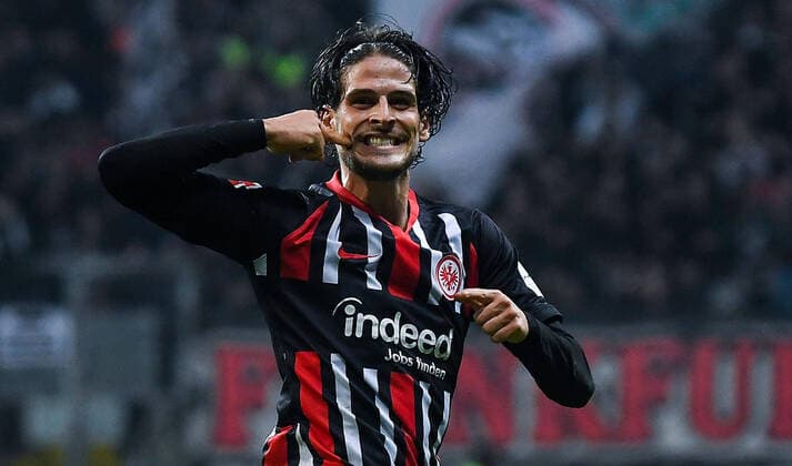 18 12 2019, xpsx, Fussball 1 Bundesliga, Eintracht Frankfurt 1 FC Koeln v l celebrate the goal, Torjubel zum 2 0 für Frankfurt Torschuetze Goncalo Paciencia Eintracht Frankfurt DFL DFB REGULATIONS PROHIBIT ANY USE OF PHOTOGRAPHS as IMAGE SEQUENCES and or QUASI VIDEO Frankfurt
