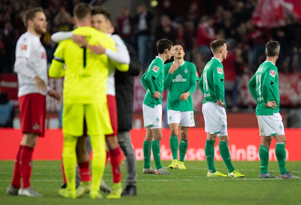 Football 1 Bundesliga, Season 2019 2020, 17 Matchday, 1 FC Köln SV Werder Bremen on 21 12 2019 at the RheinEnergieStadion in Cologne North Rhine-Westphalia Disappointment, facial expression, whole figure, gestures, facial expressions, DFL REGULATIONS PROHIBIT ANY USE OF PHOTOGRAPHS AS IMAGE SEQUENCES AND OR QUASI VIDEO Copyright: xKirchner ChristopherxNeundorfx
