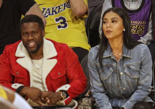 December 25, 2019, Los Angeles, California, USA: Actor Comedian Kevin Hart and family attend the contest as the host Los Angeles Lakers fall to the visiting Los Angeles Clippers 106-111 on Wednesday December 25, 2019 at the Staples Center in Los Angeles, California. BURT HARRIS PI Lakers Fall to Clippers, 106-111 - ZUMAp124 20191225_zaa_p124_020 Copyright: xBurtxHarrisx