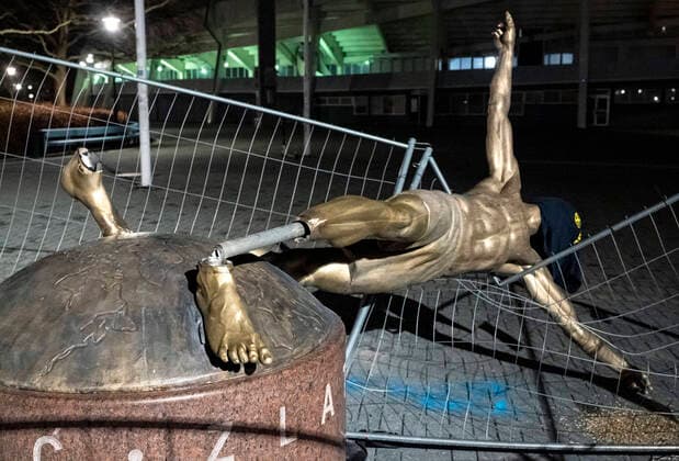 The staue of football player Zlatan Ibrahimovic placed at the square next to Stadion football arena in Malmo, Sweden, has been completly sawn down and destroyed during the night January 05, 2019 MALMÖ Sweden x50090x,  Copyright: xJohanxNilsson TTx ZLATAN STATUE DESTROYED