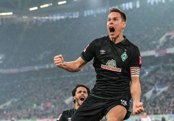 18 01 2020, xmhx, Soccer 1 Bundesliga, Fortuna Duesseldorf SV Werder Bremen emspor, v l Niklas Moisander Werder Bremen shoots a goal, goal, goal scored, scores a goal, scores the goal for 0 1, Cheers, joy, goal celebration, jubilation, rejoice, joyful, jubilant, positive emotion, joyful, jubilant DFL DFB REGULATIONS PROHIBIT ANY USE OF PHOTOGRAPHS as IMAGE SEQUENCES and or QUASI VIDEO Duesseldorf