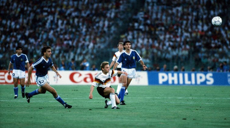 Germany Argentina Italy, Rome, 08 07 1990, Football, FIFA World Cup 1990 in Italy, Final, DFB Germany Argentina 1 0 v l Nestor Lorenzo Argentina , Thomas Häßler Germany