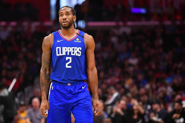 LOS ANGELES, CA - FEBRUARY 01: Los Angeles Clippers Forward Kawhi Leonard (2) looks on during a NBA, Basketball Herren, USA game between the Minnesota Timberwolves and the Los Angeles Clippers on February 1, 2020 at STAPLES Center in Los Angeles, CA. (Photo by Brian Rothmuller Icon Sportswire) NBA: FEB 01 Timberwolves at Clippers Icon200201059