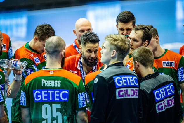 Coach Bennet Wiegert SC Magdeburg in the timeout during the 2019 2020 season in the 1 Handball Bundesliga Men between SC Magdeburg TSV Hannover Burgdorf Die Reckles in the GETEC Arena on 06 02 2020 in Magdeburg, Sachsen Anhalt, Germany