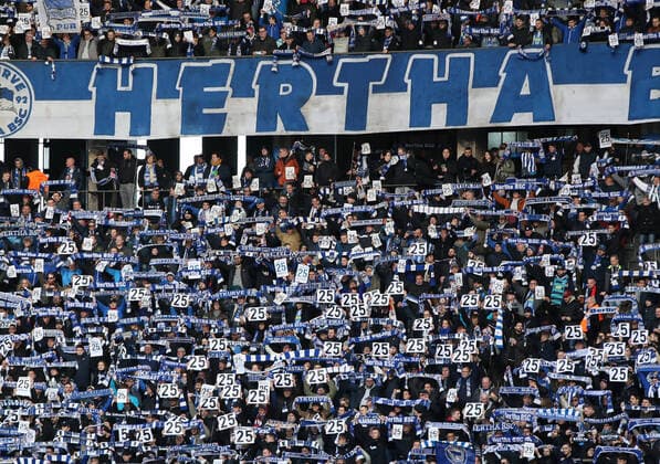 Fans with Shields No. 25 for Jordan Torunarigha Sport Football Football DFL Bundesliga Men Season 2019 2020 08 02 2020 Hertha BSC Berlin vs 1 FSV Mainz 05 DFL regulations prohibit any use of photographs as image sequences and or quasi video