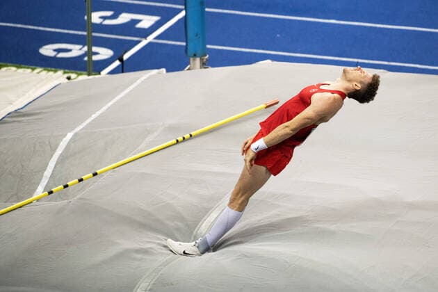ISTAF Indoor 2020 on 14 2 2020 in the Mercedes Benz Arena Berlin pole vaulter Torben Blech Germany reacts with a fall after an invalid attempt Mercedes Benz Arena