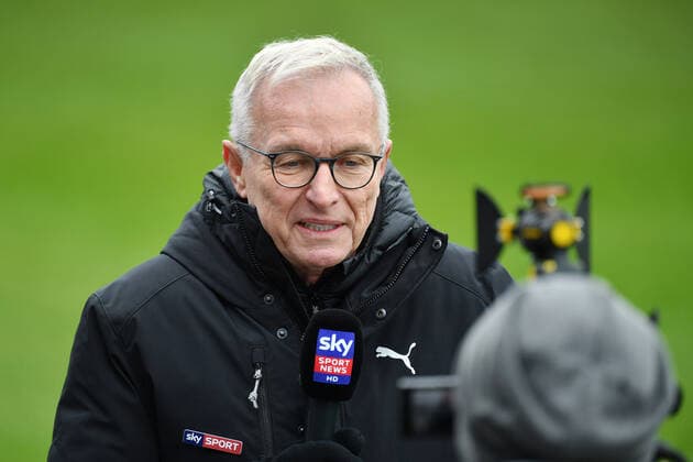 SKY Sport Reporter Uli KOEHLER, single picture,cut single motif,portrait,portrait,portrait Final training FC Bayern Muenchen before the Champions League game FC Chelsea FC Bayern Muenchen football,on 24 02 2020