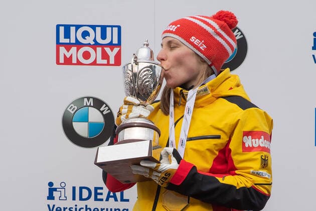 Tina Hermann GER, Germany kisses the World Cup winner, first place, gold medal, gold medal award ceremony, Award Ceremony Jubel, celebration, 29 02 2020, Altenberg Germany , IBSF World Championships Bobsleigh and Skeleton Altenberg xprx