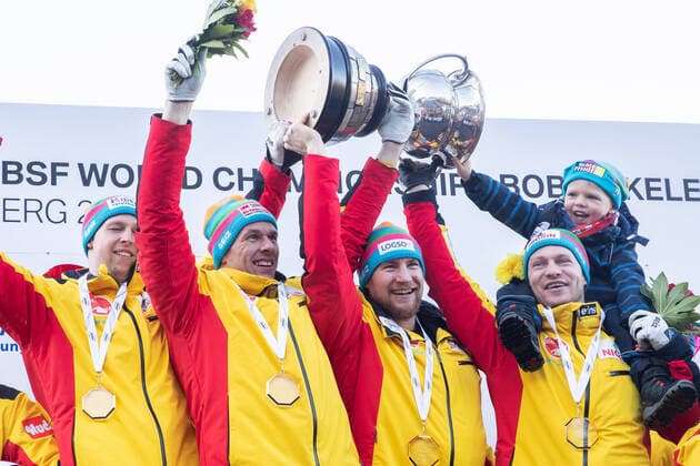 Team Francesco Friedrich cheers for the World Championship title in 4-man bobsleigh Winner, first place, gold medal, gold medal cheers, celebration award ceremony, Award Ceremony, 01 03 2020, Altenberg Germany , IBSF World Championships Bobsleigh and Skeleton Altenberg xprx