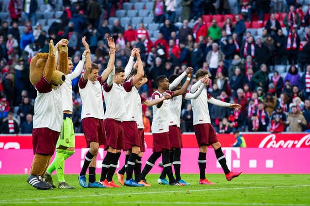 Football Bundesliga, 25 Matchday, FC Bayern Munich 1 FC Augsburg The players of FC Bayern Munich thank the fans DFL regulations prohibit any use of photographs as image sequences and or quasi video GER, Football, Bundesliga, FC Bayern Munich 1 FC Augsburg, 08 03 2020 Munich Copyright: xTomxWellerx xEibner-Pressefotox EP_eer