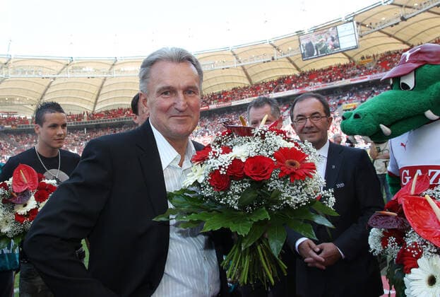VfB Stuttgart Hannover 96 Germany, Stuttgart, 07 05 2011, Football, Bundesliga, Season 2010 2011, 33 Matchday, VfB Stuttgart Hannover 96 2 1 Jochen Rücker Team Coach VfB Stuttgart