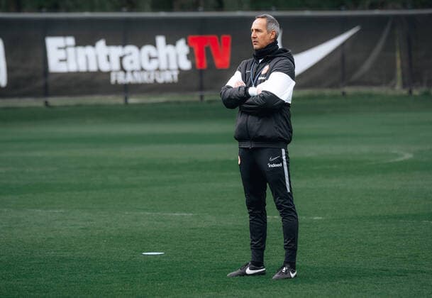 03 04 2020, xsgex, Football 1 Bundesliga, Eintracht Frankfurt Training emspor, v l Coach Adolf Adi Huetter Eintracht Frankfurt DFL DFB REGULATIONS PROHIBIT ANY USE OF PHOTOGRAPHS as IMAGE SEQUENCES and or QUASI VIDEO Frankfurt am Main