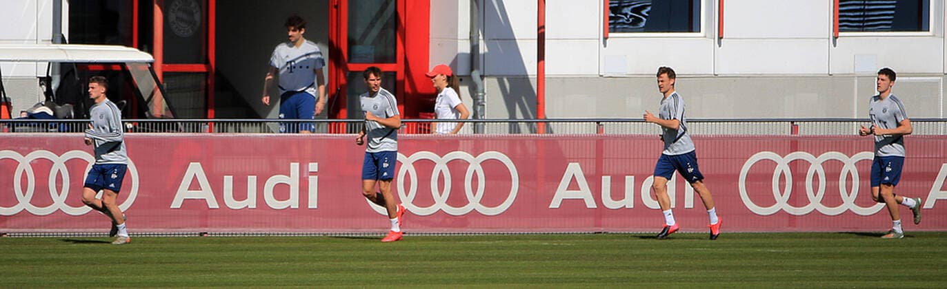 06 04 2020, FC Bayern Training , Saebenerstrasse Munich, Soccer , in the picture Michael Cuisance FCB , Leon Goretzka FCB , Joshua Kimmich FCB and Benjamin Pavard FCB jogging with distance