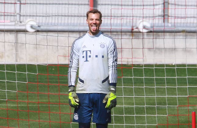 Goalkeeper Manuel Neuer jokes and laughs Football FC Bayern Munich 15 04 2020 Training