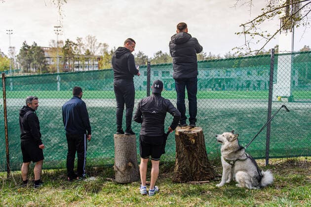 200427 Fans outside the training facilities during a training session with Hammarby on April 27, 2020 in Stockholm Photo Maxim ThorÃ Bildbyran Code MT bbeng football football hammarby training allsvenskan public dog,  Copyright: MAXIMxTHORE BB200427BB016