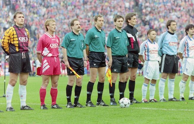 25 05 1996, Football GER, Season 1995 1996, DFB Cup Final in Berlin, Karlsruher SC 1 FC Kaiserslautern 0 1, from right , Dirk Schuster, Goalkeeper Claus Reitmeier, Thomas Haessler Karlsruher SC , from left , Goalkeeper Andreas Reinke, Andreas Brehme 1 FC Kaiserslautern , middle Referee Hellmut Krug Berlin Berlin Deutschland Team2