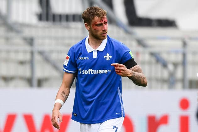 Football 2 Bundesliga, SV Darmstadt 98 FC St Pauli 23 05 2020, xfux, Football 2 Bundesliga, Season 19 20, Matchday 27, SV Darmstadt 98 FC St Pauli, emonline, emspor, v l Felix Platte SV Darmstadt 98 with laceration must be treated and will be replaced Photo Florian Ulrich Jan Huebner Pool Only for journalistic use Only for editorial use DFL DFB REGULATIONS PROHIBIT ANY USE OF PHOTOGRAPHS as IMAGE SEQUENCES and or QUASI VIDEO Darmstadt Merck Stadium at the Boellenfalltor Hessen Germany Poolfoto Florian Ulrich Jan Huebner Pool ,EDITORIAL USE ONLY