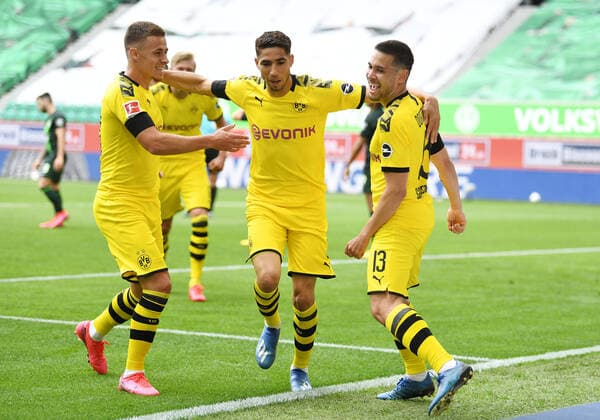 Football 0 1 goal, cheers, v l Thorgan Hazard, Achraf Hakimi, scorer Raphael Guerreiro Dortmund Wolfsburg, 23 05 2020, Bundesliga football, VfL Wolfsburg Borussia Dortmund Wolfsburg Poolfoto Groothuis Witters Pool Witters ,EDITORIAL USE ONLY