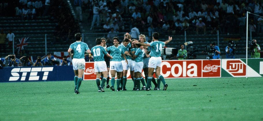 World Cup 1990 Semifinal Germany England Italy, Turin, 04 07 1990, Football, FIFA World Cup 1990 in Italy, Semifinal, DFB Germany England 4 3 i E Cheers Germany Player Goal 1 1 Brehme