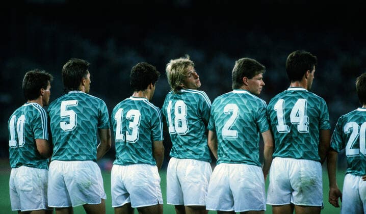 World Cup 1990 Semifinal Germany England Italy, Turin, 04 07 1990, Football, FIFA World Cup 1990 in Italy, Semifinal, DFB Germany England 4 3 i E v l Lothar Matthäus, Klaus Augenthaler, Karl Heinz Riedle, Jürgen Klinsmann, Stefan Reuter, Thomas Berthold, Olaf Thon all Germany