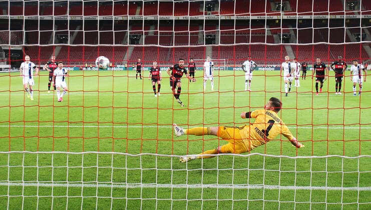 Football 2 Bundesliga VfB Stuttgart vs. Hamburger SV Stuttgart , 2 Bundesliga , VfB Stuttgart vs. Hamburger SV, 2 2 goal, scorer Nicolas Gonzalez VfB Press photo Baumann Hansjürgen Britsch Pool Only for journalistic purposes Only for editorial use According to the regulations of the DFL Deutsche Fußball Liga it is prohibited to use or have used photographs taken in the stadium and or of the match in the form of sequence images and or video-like photo sequences DFL regulations prohibit any use of photographs as image sequences and or quasi video Stuttgart Mercedes Benz Arena Baden Württemberg Germany Poolfoto Pressefoto Bauman Hansjürgen Br ,EDITORIAL USE ONLY