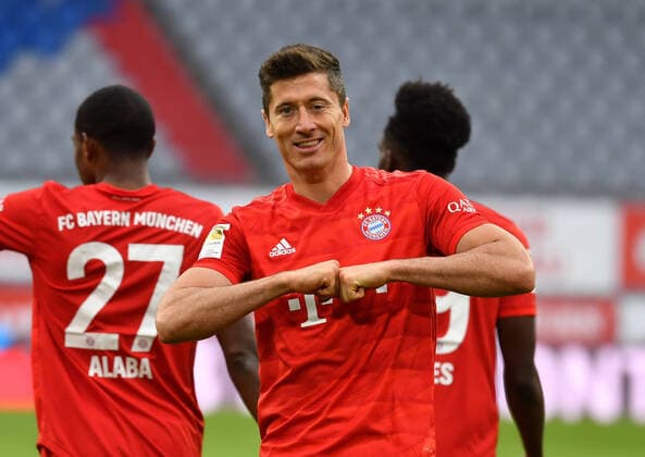 1 Bundesliga FC BAYERN MUENCHEN FORTUNA DUESSELDORF Munich, Germany, 30 May 2020, goal celebration for Robert LEWANDOWSKI M after his 4 0, Alphonso DAVIES, FCB 19 at Match 1 Bundesliga FC BAYERN MUENCHEN FORTUNA DUESSELDORF in the 2019 2020 season on 29 matchday Photo Frank Hoermann Sven Simon Pool via Peter Schatz DFL REGULATIONS PROHIBIT ANY USE OF PHOTOGRAPHS as IMAGE SEQUENCES and or QUASI VIDEO National and international News Agencies OUT Editorial Use ONLY Munich Allianz Arena Bayern Deutschland Poolfoto Frank Hoermann Sven Simon Pool via Peter Schatz ,EDITORIAL USE ONLY