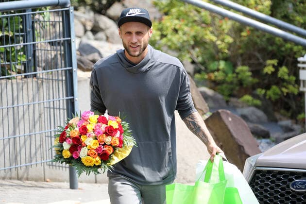 Training 1 FC Köln Corona 1 Football Bundesliga Season 2019 2020 Geißbockheim Köln Germany 08 06 2020 Marcel Risse 1 FC Köln has become father Bouquet