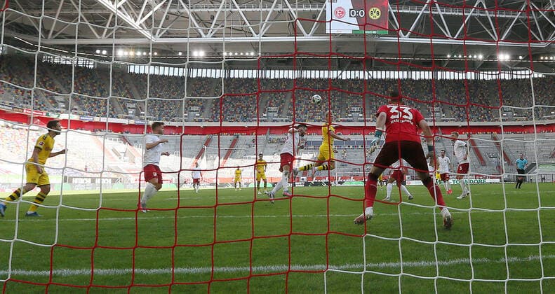 Sport Fussball 1 Bundesliga Season 19 20 20 31 Matchday Fortuna Düsseldorf , Duesseldorf BVB , Borussia Dortmund Tor Erling Haaland zum 1 0 , against Goalkeeper Florian Kastenmeier , Sport Fussball 1 Bundesliga Season 19 20 13 06 2020 31 Matchday Fortuna Düsseldorf , Duesseldorf BVB , Borussia Dortmund Photo Jürgen Fromme firosportphoto POOL DFL REGULATIONS PROHIBIT ANY USE OF PHOTOGRAPHS AS IMAGE SEQUENCES AND OR QUASI VIDEO EDITORIAL USE ONLY NATIONAL AND INTERNATIONAL NEWS AGENCIES OUT City of Düsseldorf Merkur Arena State NRW Germany Poolfoto Jürgen Fromme firo Sportphoto P ,EDITORIAL USE ONLY
