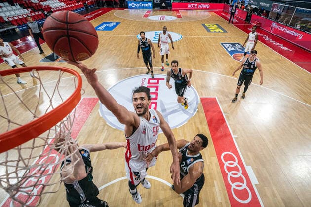 Basketball easyCredit BBL Final Tournament Basketball Munich 15 06 2020 Season 2019 2020 easyCredit BBL Final Tournament 2020 Preliminary Round Group B Matchday 5 RASTA Vechta Brose Bamberg Assem Marei Bamberg, No 50 Ishmail Wainright Vechta, No 24 Munich Audi Dome Germany