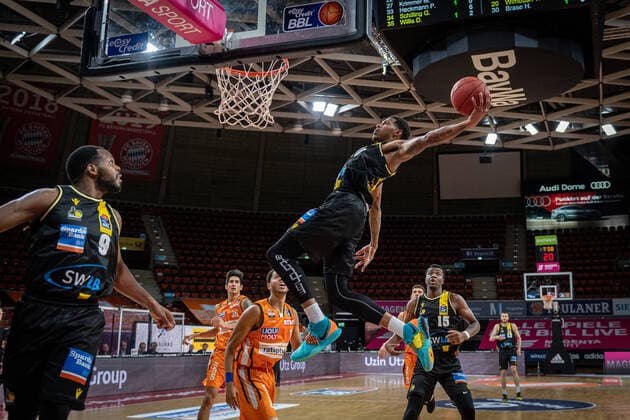 Basketball easyCredit BBL Final Tournament Basketball München 23 06 2020 Season 2019 2020 easyCredit BBL Final Tournament 2020 Semi-Final Game 2 ratiopharm Ulm MHP Riesen Ludwigsburg Thomas Wimbush Ludwigsburg, No 20 Tyler Jordan Harvey Ulm, No 01 Ariel Hukporti Ludwigsburg, No 15 Marcos Knight Ludwigsburg, No 09 Marco München Audi Dome Deutschland