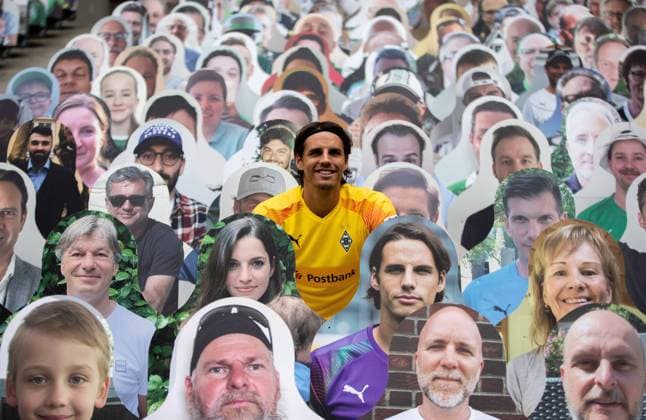 Borussia Moenchengladbach Hertha BSC Berlin, 27 06 2020 Goalkeeper Yann Sommer Bor Moenchengladbach beaming after the game amidst the papier-mâché of Gladbach fans in the Nordkurve 27 06 2020, Football, 1 Bundesliga, Season 2019 20, 34 Matchday, Borussia Moenchengladbach Hertha BSC Berlin, Photo MORITZ MUELLER POOL Only for Editorial use Moenchengladbach NRW Germany Poolfoto Moritz Mueller ,EDITORIAL USE ONLY