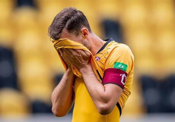 28 June 2020 Dresden, Football 2 Bundesliga, 34 Matchday SG Dynamo Dresden VfL Osnabrueck Dresdens Florian Ballas stunned