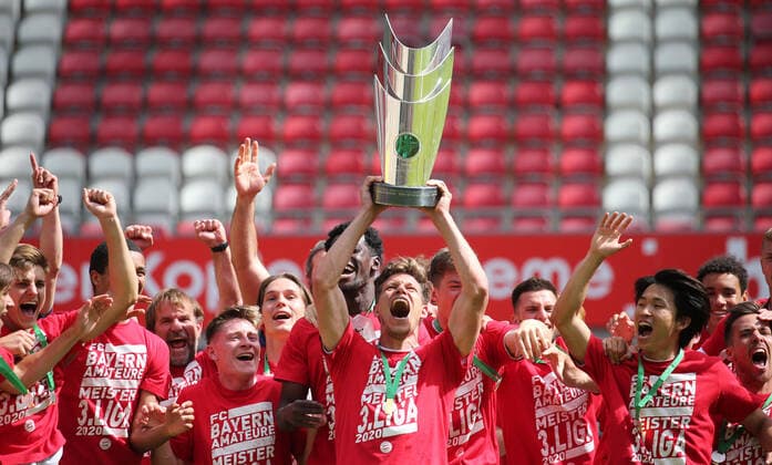 FC Bayern München II is Champion of the 3 League, Sigerjubel, Football, 3 Liga 1 FC Kaiserslautern FC Bayern München II, 38 Matchday on 04 07 2020, Season 2019 20 at Fritz Walter Stadion Kaiserslautern, ZmdZ, According to the rules of the DFB 3 Liga it is prohibited to use or have used photographs taken in the stadium and or of the match in the form of sequence images and or video-like photo sequences DFB 3 Liga regulations prohibit any use of photographs as image sequences and or quasi video 1 FC Kaiserslautern FC Bayern München II