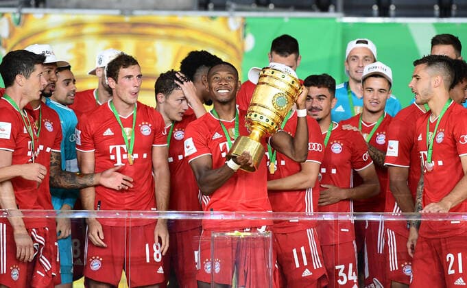 Football DFB Cup Final, Bayer 04 Leverkusen FC Bayern Muenchen 04 07 2020, xkvx, Football DFB Cup Final, Bayer 04 Leverkusen FC Bayern Muenchen emspor, v l David Alaba FC Bayern Muenchen with the Cup Photo Kevin Voigt Jan Huebner Pool DFL DFB REGULATIONS PROHIBIT ANY USE OF PHOTOGRAPHS as IMAGE SEQUENCES and or QUASI VIDEO Editorial Use ONLY, National and International News Agencies OUT Berlin Olympiastadion Berlin Germany DE Poolfoto Kevin Voigt Jan Huebner Pool ,EDITORIAL USE ONLY