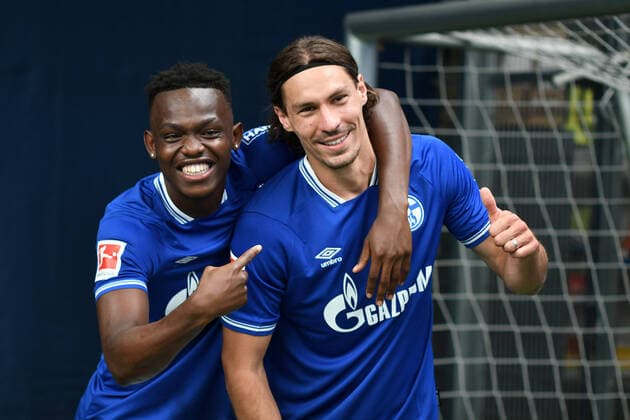 V l n r Rabbi Matondo is pleased about the extension of the contract of Benjamin Stambouli both Schalke 04 06 08 2020, Football, Team Presentation, Schalke 04, Season 2020 21 DFL REGULATIONS PROHIBIT ANY USE OF PHOTOGRAPHS AS IMAGE SEQUENCES AND OR QUASI VIDEO 06 08 2020, Football, Team Presentation, Schalke 04, Season 2020 21 Gelsenkirchen Copyright: xThomasxThienelx Eibner-Pressefotox EP_ttl