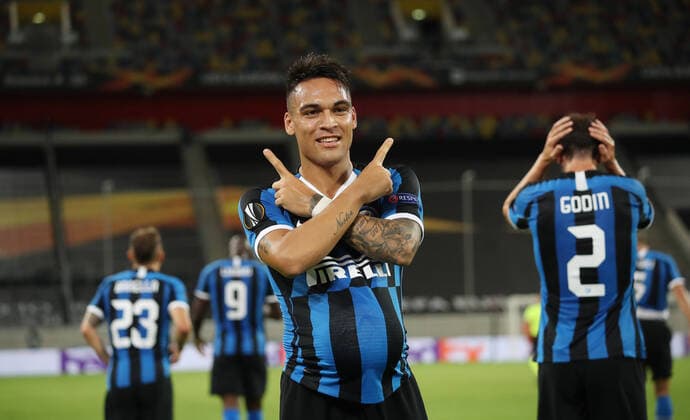Football EL, Europa League, Season 19 20, Semi-finals , 17 08 2020 EL HF Inter Milan Schachtar Donezk Cheers with Lautaro Martnez, Inter, zum 1 0 Football EL, Europa League, Season 19 20, Semi-finals , 17 08 2020 EL HF Inter Milan Schachtar Donezk Photo Jürgen Fromme firosportphoto POOL via BEAUTIFUL SPORTS Wunderl City of Düsseldorf State NRW Germany Poolfoto Jürgen Fromme firo Sportphoto P ,EDITORIAL USE ONLY