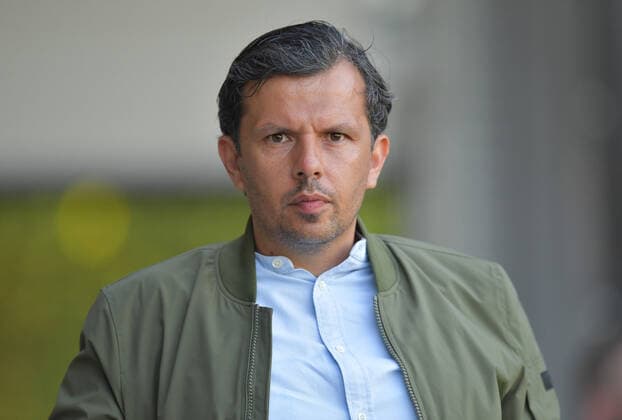 18 08 2020, GER, Soccer, 3 League 1 League, Season 2020 2021, Test match, Sportclub Arena, Verl SC Verl DSC Arminia Bielefeld 1 2 Samir Arabi Managing Director Sport Arminia Bielefeld , Action, Single frame, Cross, Facial expression, Gesture, Manager, Sports Manager, Sports Director, Team Manager