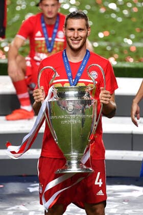 Soccer Champions League Final Paris St Germain Bayern Muenchen 0 1 Niklas SUELE Bayern Muenchen with Cup,Trophy,Trophaee,trophy, award ceremony, Soccer Champions League, Final, Paris St Germain PSG FC Bayern Muenchen M 0 1 on 23 08 2020 at Estadio da Luz in Lisbon Portugal PHOTO Frank Hoermann SVEN SIMON Pool NO use of any use photographs as image sequences and or quasi video Editorial Use ONLY National and International News Agencies OUT Lisbon Estadio da Luz Portugal Poolfoto SVEN SIMON Frank Hoermann Pool ,EDITORIAL USE ONLY