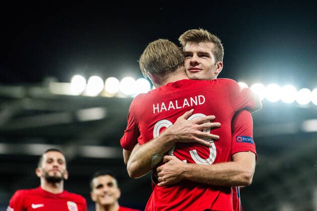 200907 Alexander Sorloth and Erling Braut Haaland of Norway celebrate the 1 5 goal during the UEFA Nations League football match between Northern Ireland and Norway on September 7, 2020 in Belfast Photo Stephen McCarthy BILDBYRAN COP 296 XX0001 fotboll football soccer nations league northern ireland nordirland norge norway bbeng jubel,  Copyright: STEPHENxMCCARTHY BB200907BB980