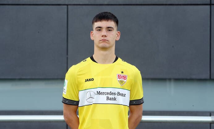 Stuttgart , soccer photo shoot VfB Stuttgart U 17 , Dennis Seimen