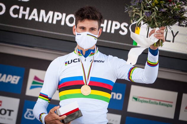 Filippo Ganna ITA Italy Italy Italia INEOS Grenadiers wins the individual time trial of the Cycling World Championship in Imola 2020 podium award ceremony celebration Ceremony jubilation joy Luck Emotion emotions mimic mimic gesture gesture horizontal horizontal format horizontal event event roads cycling World Championship Imola individual time trial men elite Imola to Imola 31 7 km town location Imola Bologna BO region Emilia Romagna country country country Italy Italy Italia date date 25 09 2020 Stiehl Photography
