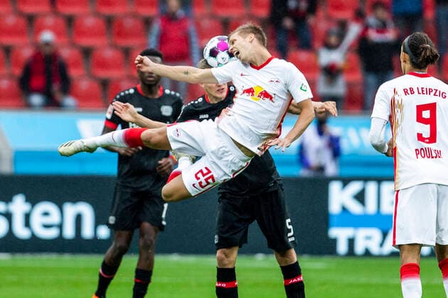 Leverkusen, Bayarena, 26 09 20 Olmo Dani RB Leipzig L against Sven Bender Bayer 04 Leverkusen in match 1 Bundesliga Bayer 04 Leverkusen vs RB Leipzig