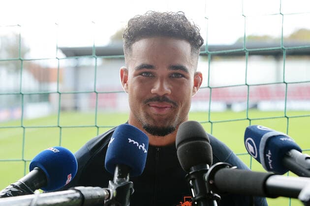 Soccer Bundesliga Season 2020 2021, Training at Bundesliga club RB Leipzig 07 10 2020 Newcomer Justin Kluivert Left wing RB Leipzig, back number 21 in interview after the training of RB Leipzig 07 10 2020 Leipzig Saxony Germany Red Bull Training ground at Cottaweg
