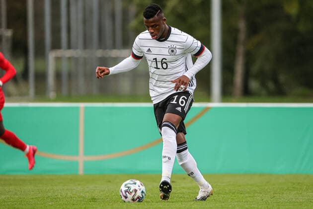 Football match Germany U20 vs Switzerland U20 07 10 2020 Armel Bella Kotchap Germany U20 16 am Ball,Football match Germany U20 vs Switzerland U20, on Wednesday, den 07 October 2020 Sportanlage Grütt in Lörrach Germany Copyright: xBEAUTIFULxSPORTS G.xHubbsx