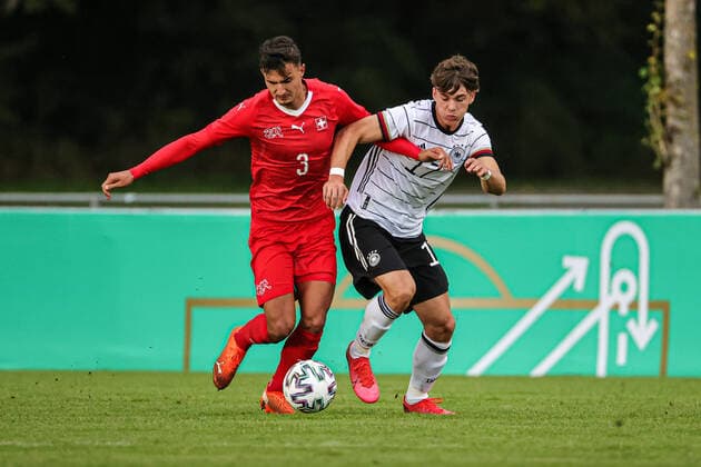 Football match Germany U20 vs. Switzerland U20 07 10 2020 David Mistrafovic Switzerland U20 3 and Noah Weißhaupt Germany U20 17 in duel, Football match, Germany U20 vs. Switzerland U20, on Wednesday, 07 October 2020 Sportanlage Grütt in Lörrach Germany Copyright: xBEAUTIFULxSPORTS G.xHubbsx