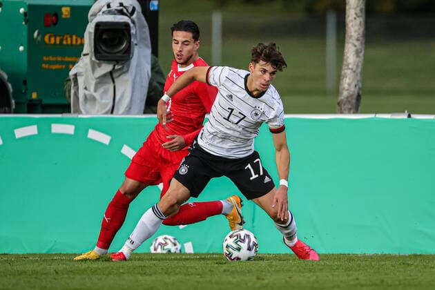 Football match Germany U20 vs. Switzerland U20 07 10 2020 Lirik Vishi Switzerland U20 23 and Noah Weißhaupt Germany U20 17 in duel, Football match Germany U20 vs. Switzerland U20, on Wednesday, 07 October 2020 Sportanlage Grütt in Lörrach Germany Copyright: xBEAUTIFULxSPORTS G.xHubbsx