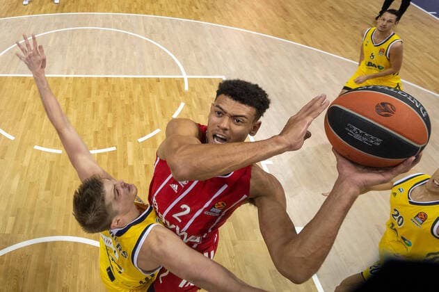 Basketball Berlin 09 10 2020 Season 2020 2021 Euroleague Regular Season 2 Matchday Alba Berlin FC Bayern Munich Wade Baldwin Munich, No 02 Ben Lammers Alba Berlin, No 50