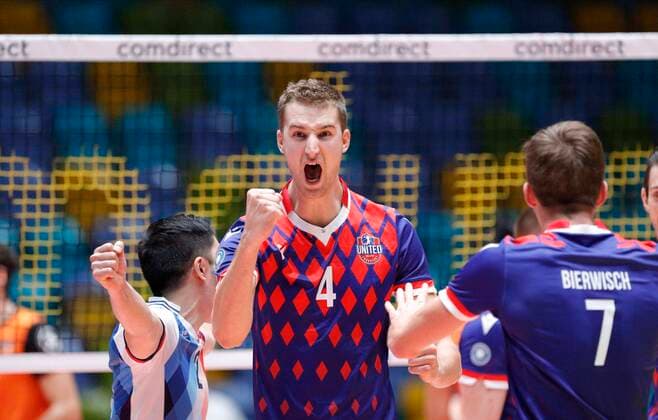 Germany Frankfurt 11 10 2020 Volleyball Hessen comdirect Supercup Men Season 2020 2021 United Volleys Frankfurt blue Berlin Recycling Volleys orange v l Satoshi Tsuiki United Volleys Nr 2 , Noah Baxpöhler United Volleys Nr 4 , Ben Bierwisch United Volleys Nr 7 Sport United Volleys Frankfurt Berlin Recycling Volleys