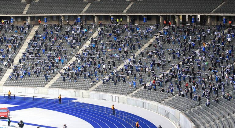 GER, DFL, 1 FBL, Hertha BSC VS VfB Stuttgart 17 10 2020, OLympiastadion, Berlin, GER, DFL, 1 FBL, Hertha BSC VS VfB Stuttgart, DFL regulations prohibit any use of photographs as image sequences and or quasi video in the picture Hertha BSC fans nordphotox xEngler nph00076